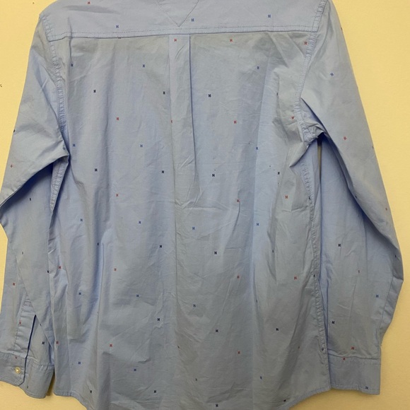 Tommy Hilfiger button down - Picture 3 of 4